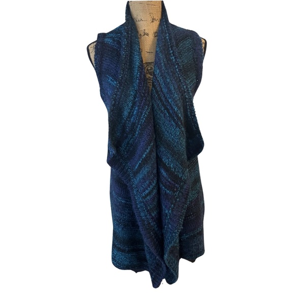 VINCE Boucle Knit Waterfall Sweater Vest - Picture 5 of 9